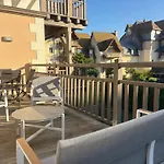 La Presqu'ile 2 Bedrooms With Terrace And Garage Deauville