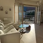La Presqu'ile 2 Bedrooms With Terrace And Garage Lejlighed