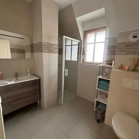 La Presqu'ile 2 Bedrooms With Terrace And Garage