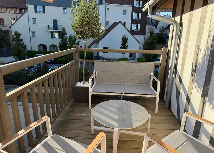 La Presqu'ile 2 Bedrooms With Terrace And Garage * Deauville