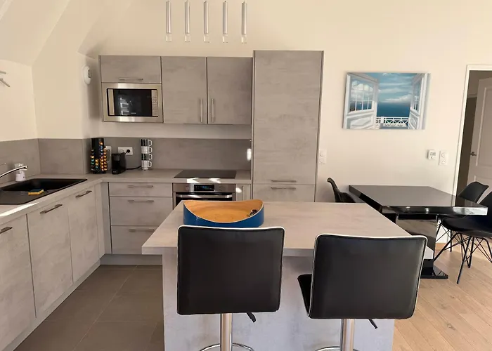 La Presqu'ile 2 Bedrooms With Terrace And Garage